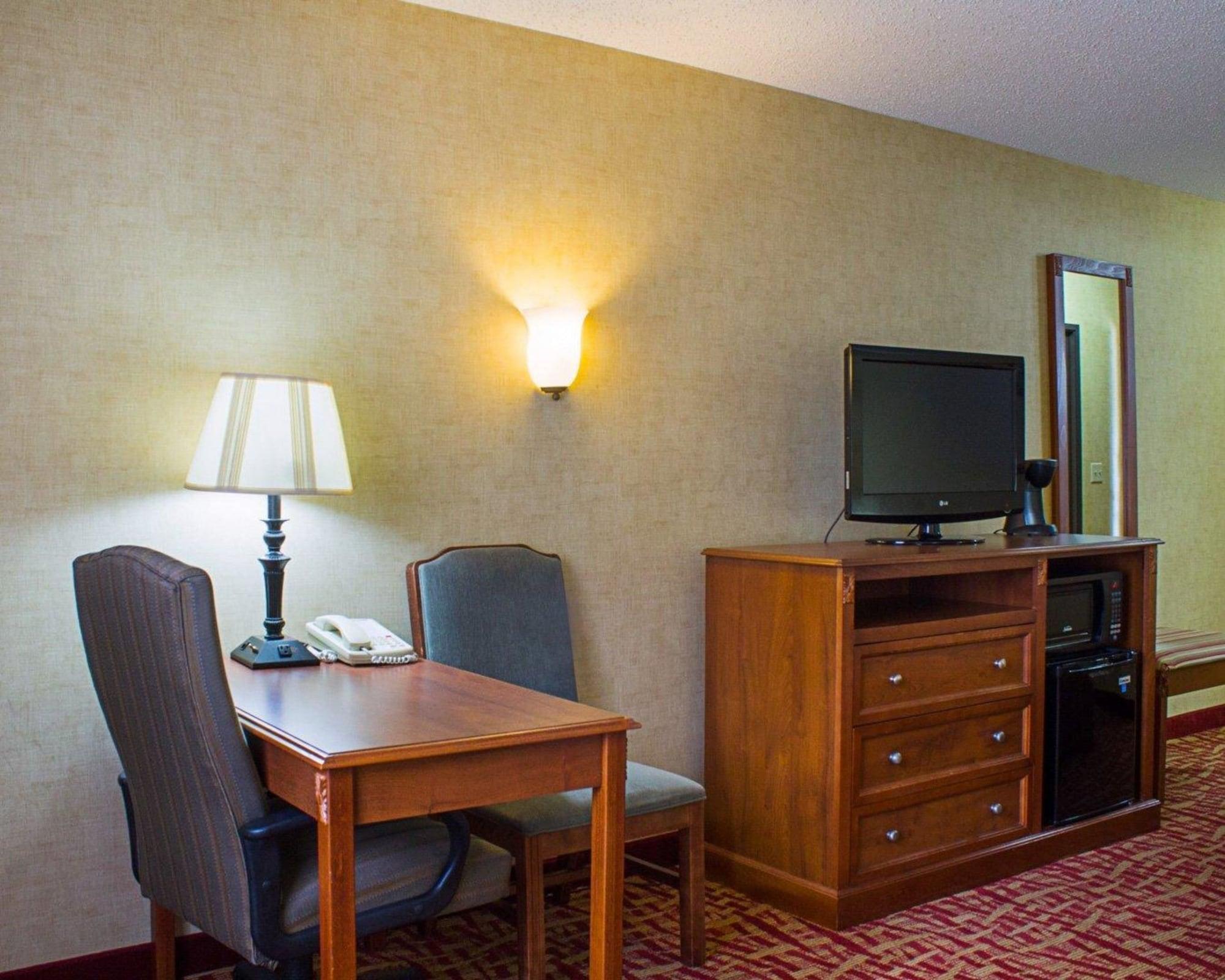 Rodeway Inn Columbia Mall Loop Grand Forks Exterior foto