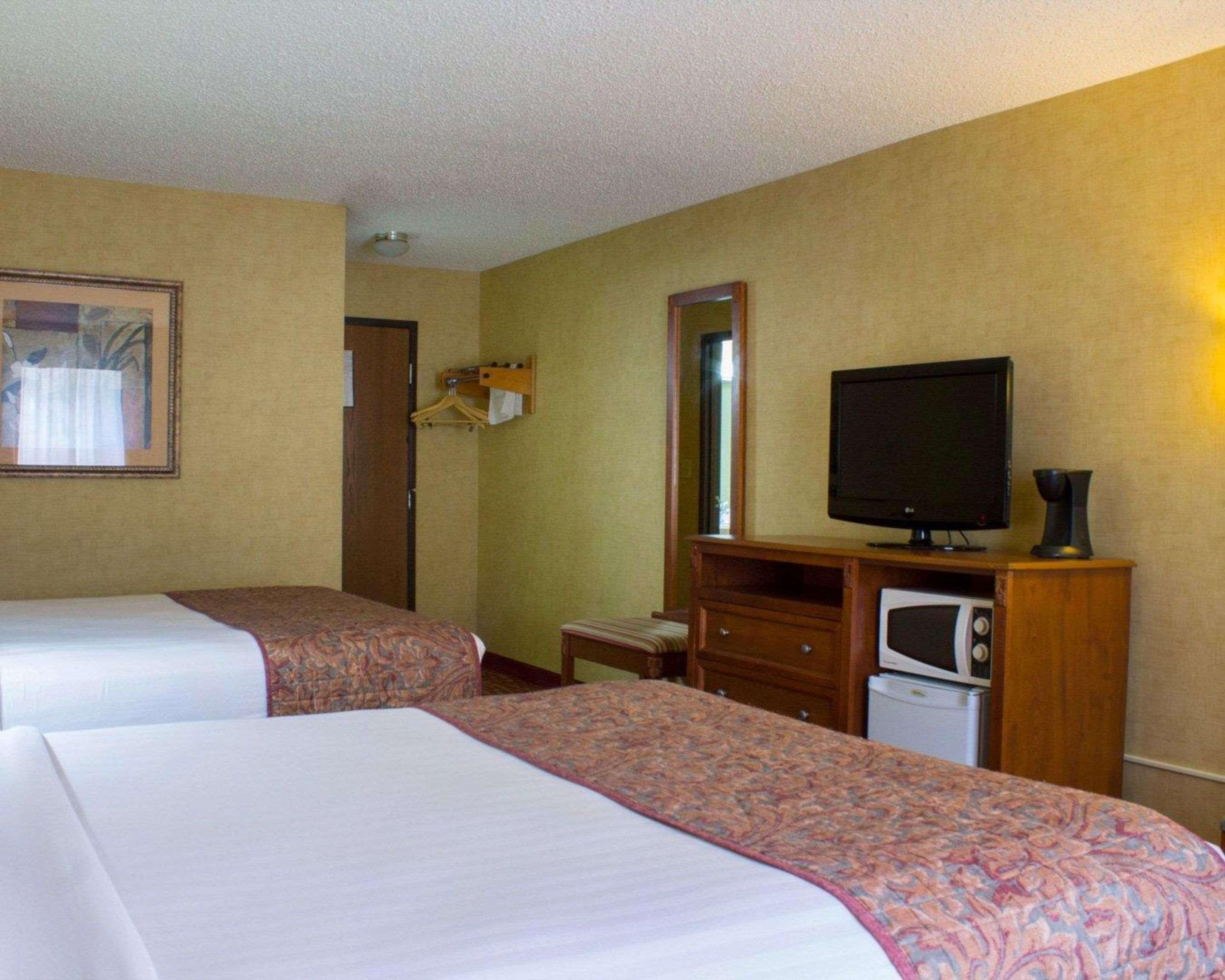 Rodeway Inn Columbia Mall Loop Grand Forks Exterior foto
