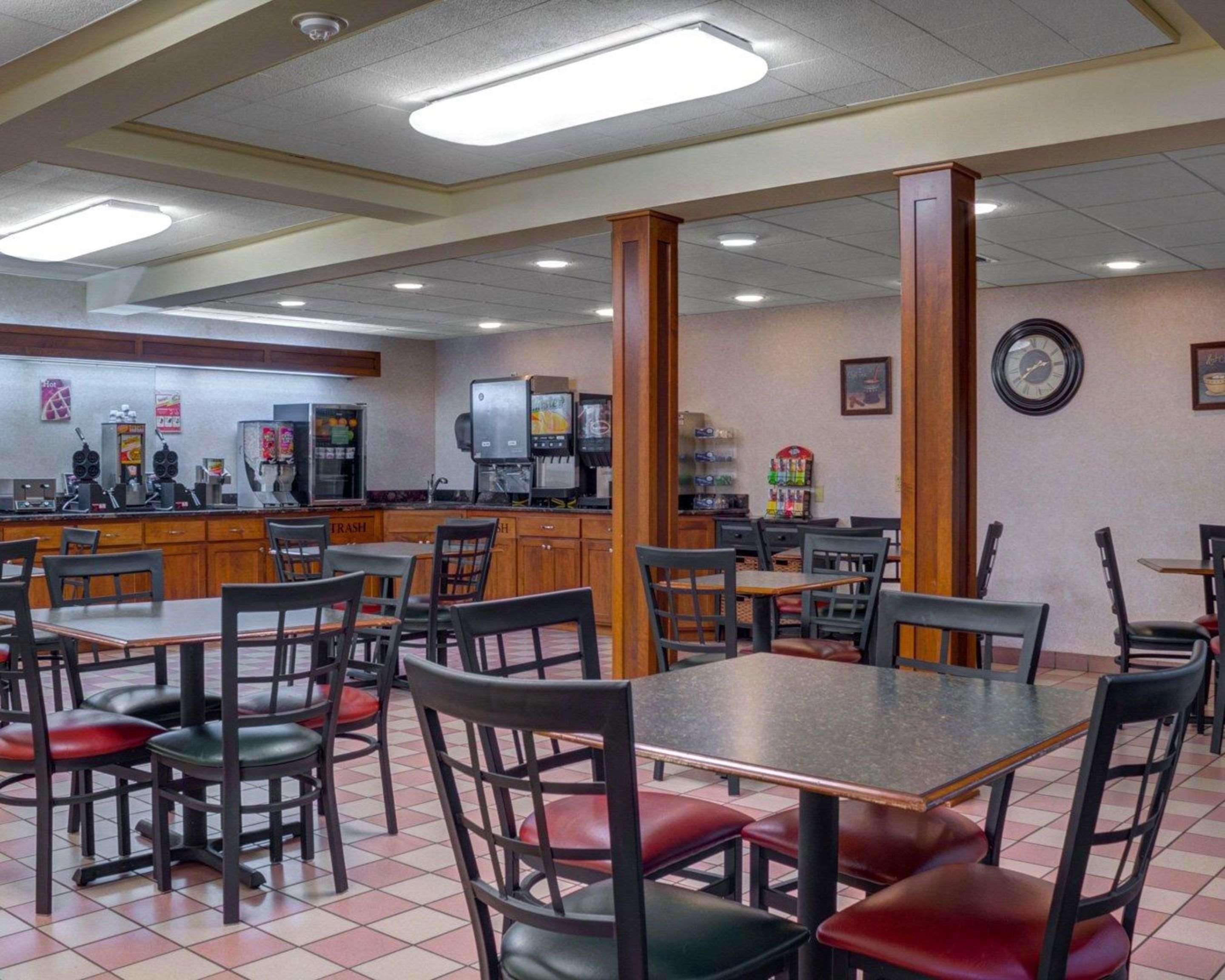 Rodeway Inn Columbia Mall Loop Grand Forks Exterior foto