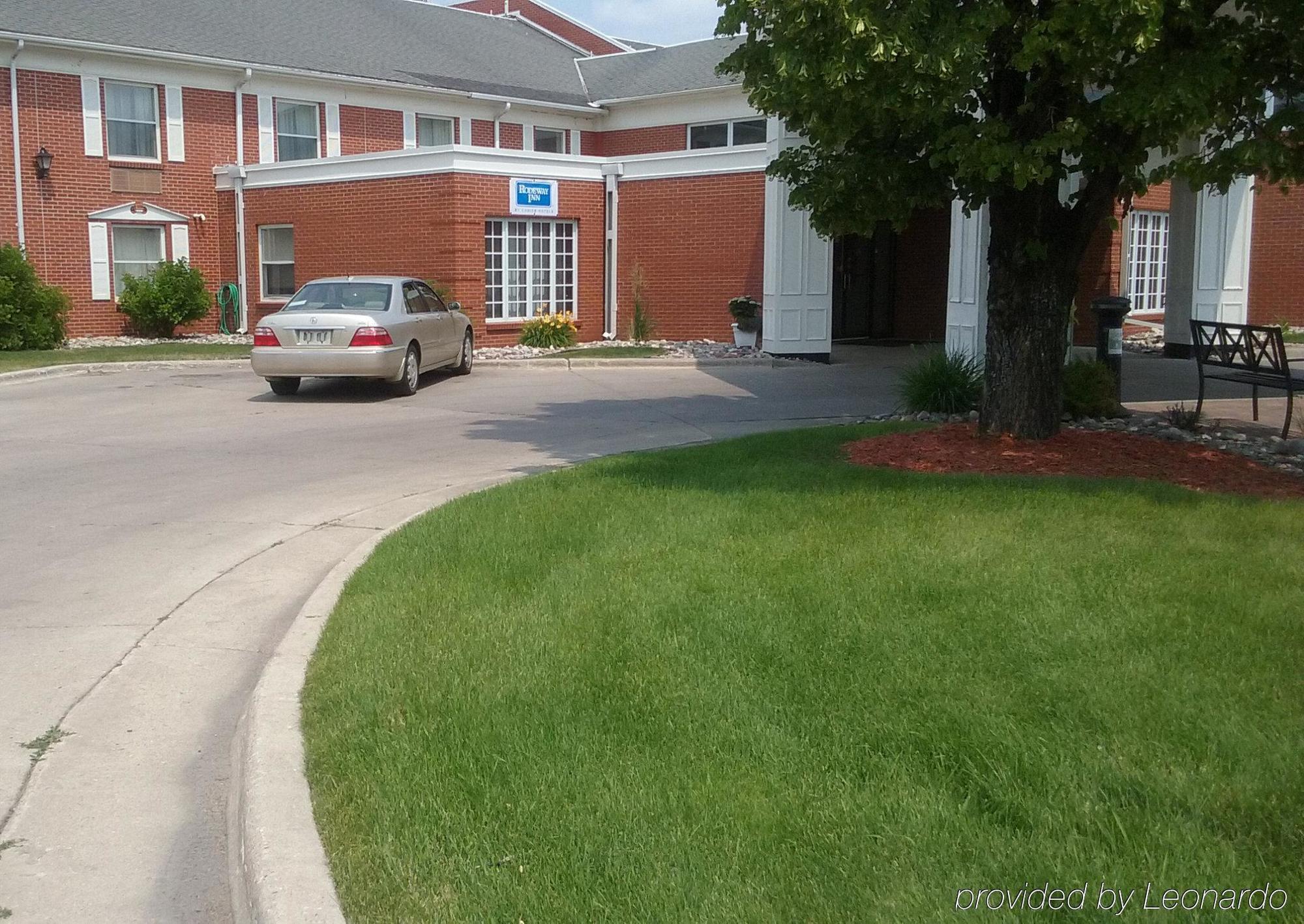 Rodeway Inn Columbia Mall Loop Grand Forks Exterior foto